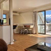 Family Apartment with Mountain Views