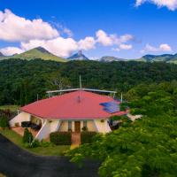 A view of Mount Warning, hotel Ukiban