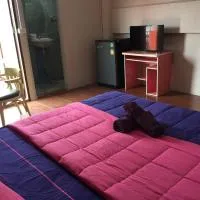 SMILE HOME GUESTHOUSE, hotel em Ban Phe