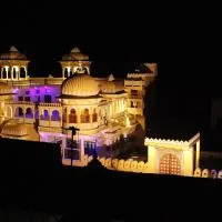 Deogarh Hills A Village Experience Property, hotel di Kaunthal