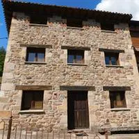 Las Hoyas I y II, Hotel in Tolbaños de Arriba
