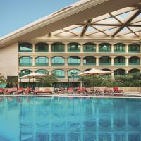 M&ouml;venpick Grand Al Bustan, &xi;&epsilon;&nu;&omicron;&delta;&omicron;&chi;&epsilon;ί&omicron; &kappa;&omicron;&nu;&tau;ά &sigma;&tau;&omicron; &Delta;&iota;&epsilon;&theta;&nu;έ&sigmaf; &Alpha;&epsilon;&rho;&omicron;&delta;&rho;ό&mu;&iota;&omicron; &Nu;&tau;&omicron;&upsilon;&mu;&pi;ά&iota;, &Nu;&tau;&omicron;&upsilon;&mu;&pi;ά&iota;