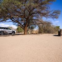 Canyon Roadhouse Campsite, מלון בKarasburg