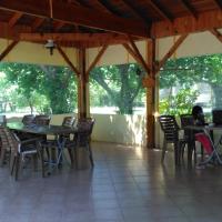 Armina Pension, kh&aacute;ch sạn ở &Ccedil;ıralı