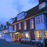 번햄 온 크루치에 위치한 호텔 Ye Olde White Harte Hotel