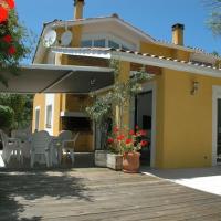 Very nice house and comfortable house in fantastic beach location, hotel in Hourtin