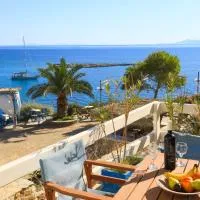 Filoxenia by Grispos Villas: Schoinoussa şehrinde bir otel