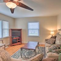 Beautiful Bartlesville Family Home with Game Room!、バートルズビルにあるBartlesville Municipal Airport - BVOの周辺ホテル