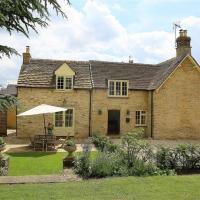 Number 11, Hollywell, TETBURY, hotel in Tetbury