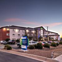 Holiday Inn Express & Suites Alamogordo Highway 54/70, an IHG Hotel、アラモゴードにあるAlamogordo-White Sands Regional Airport - ALMの周辺ホテル