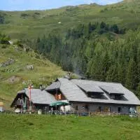Straniger Alm, hotel Stranig városában