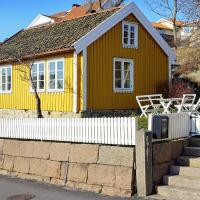 5 person holiday home in GREBBESTAD, hotell i Grebbestad