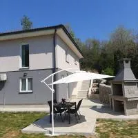 Apartment Natali, hotel in Brseč
