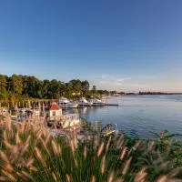 The Tides Inn, hotel i West Irvington