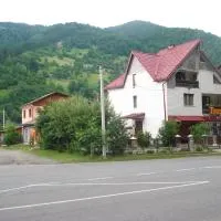 Садиба Тушер, hotel din Rahău