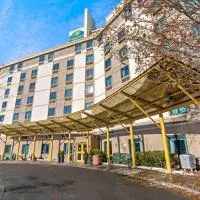 La Quinta Inn & Suites by Wyndham Boston Somerville, hotel v destinaci Somerville