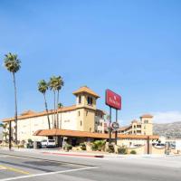 Viesnīca Ramada by Wyndham Burbank Airport pilsētā Bērbanka, netālu no vietas Boba Houpa lidosta - BUR