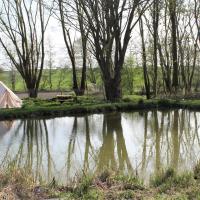 Rum Bridge Baby Bell Tent - sleeps 2 adults and 2 small children, hotel in Clare