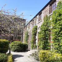Listed Historic Mill Apartment with Indoor Pool, hotel in Dunblane