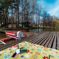 Chatový tábor Malý Ratmírov, hotel din Malý Ratmírov