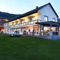 Seehaus "Kärnten Inn" mit direktem Seezugang und E-Ladestation, hotel en Bodensdorf