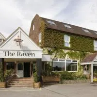 Raven Hotel by Greene King Inns、フックにあるRAF Odiham - ODHの周辺ホテル