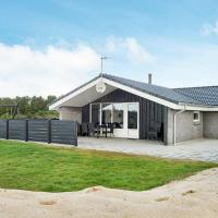 Inviting Holiday Home in Vejers Strand with Sauna, hotell i Vejers Strand