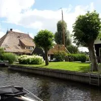 d'Oude Herbergh, vakantiehuizen aan het water