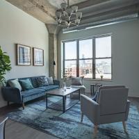 McCormick Place 3br-2ba luxury Family Heaven with optional parking for 6 guests