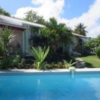 Bungalow d'une chambre avec piscine partagee jardin clos et wifi a Saint Francois a 2 km de la plage