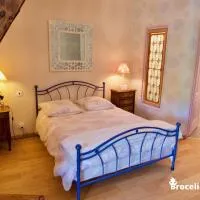 Chambres d'Hôtes Logis de l'Etang de l'Aune, hotel u gradu 'Iffendic'