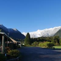 Rainforest Motel, hotel near Mount Cook Airport - MON, Fox Glacier