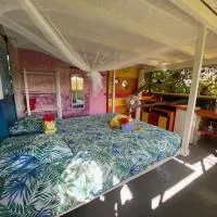 Gites titanse, la cabane dans l arbre, Hotel in Cadet