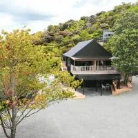 Tui & Nikau Cabins, hotel a Mangawhai