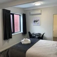 Queens Arms Hotel, hotel em Longford