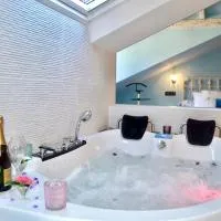 Akla Suites con Jacuzzi Santillana, hotel sa Santillana del Mar