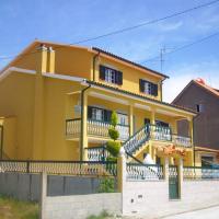 4 bedrooms house with city view enclosed garden and wifi at Corticada, hotel in Cortiçada