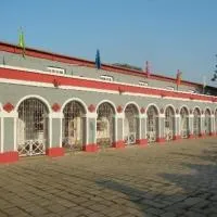 Hotel Grand Barrack, מלון בKhandwa