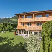 Residence-Garni Haus Tschenett, hotelli kohteessa Prato allo Stelvio