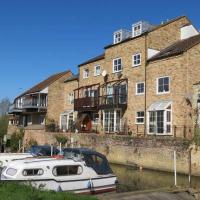 River Courtyard Apartment In The Heart Of Stneots