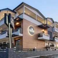 Elizabeth Queen Luxury Rooms