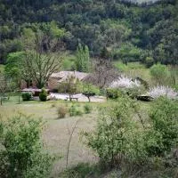 Maison d'hôtes Ainsi Soie t-il, hotell i Combovin