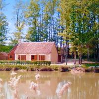 Maison de 3 chambres avec vue sur le lac piscine partagee et jardin clos a Villentrois Faverolles en Berry, hotel in Faverolles
