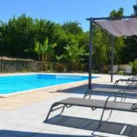 Gites Jardin-darcy - Piscine au sel, hotel Bois városában