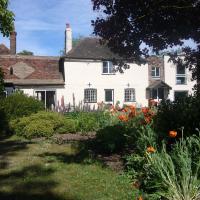 Stable Lodge Self-Catering, hotel in Petham