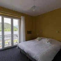 Hotel Bellevue, hotel u gradu 'Chambon-sur-Lac'