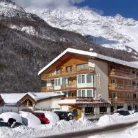 Hotel und Appartments Eden, hotel u gradu Sas-Grund