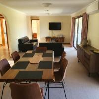 Annies Holiday Units, hotel in Beechworth