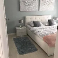 Studio 33 z Ogrodem، فندق في بوغورزيلكا