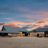 Barrow Hill Barns, hotel in Petersfield